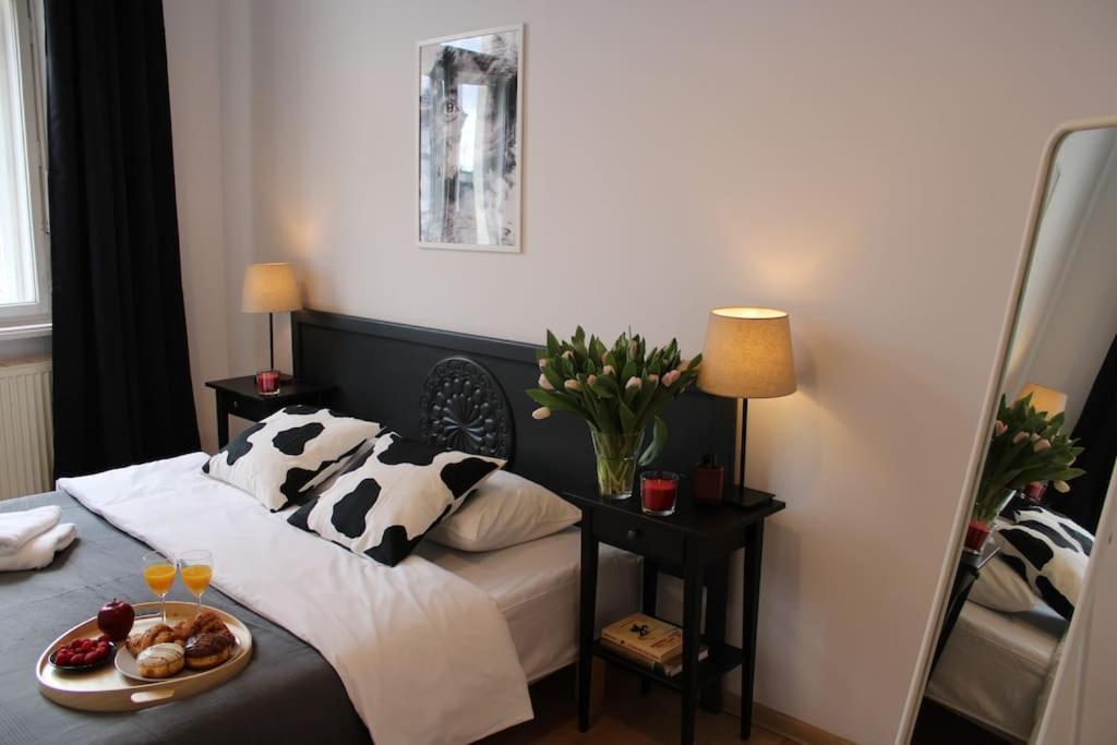 Dominican Square By Hashtag Apartments Krakow Exterior photo